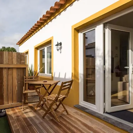 Cozy With Jacuzzi - Near The Airport Apartament *