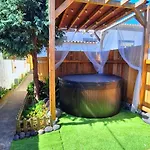 Cozy With Jacuzzi - Near The Airport *