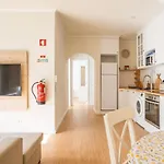 Cozy With Jacuzzi - Near The Airport *