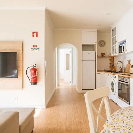 Cozy With Jacuzzi - Near The Airport *