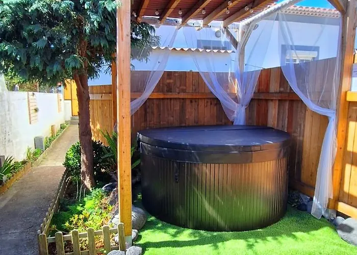 Cozy With Jacuzzi - Near The Airport *