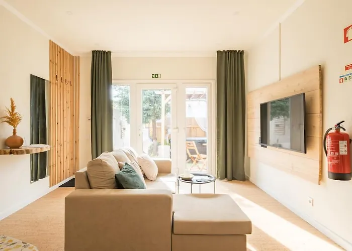 Cozy With Jacuzzi - Near The Airport *